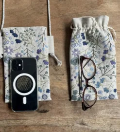 Étui à broder à la main